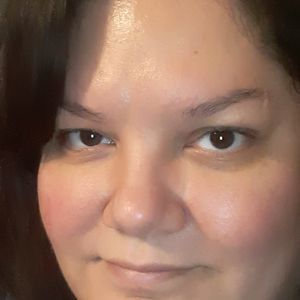 Meet your Posher, Evette